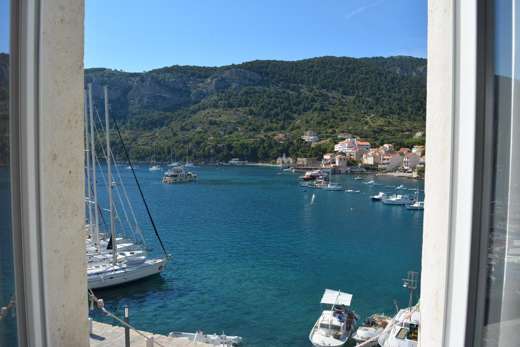 Apartment Riva 5 Komiža Eksteriør billede