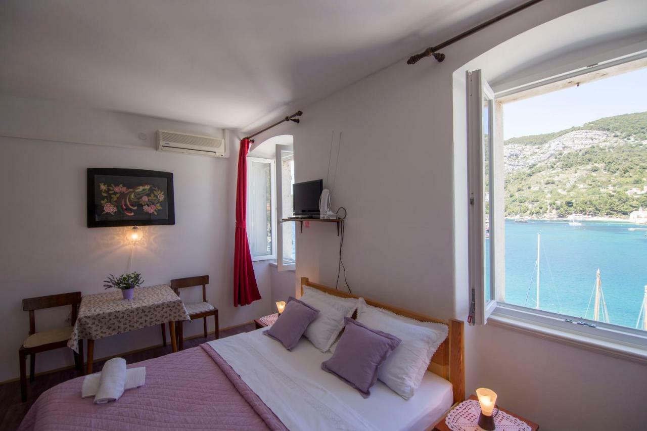 Apartment Riva 5 Komiža Eksteriør billede
