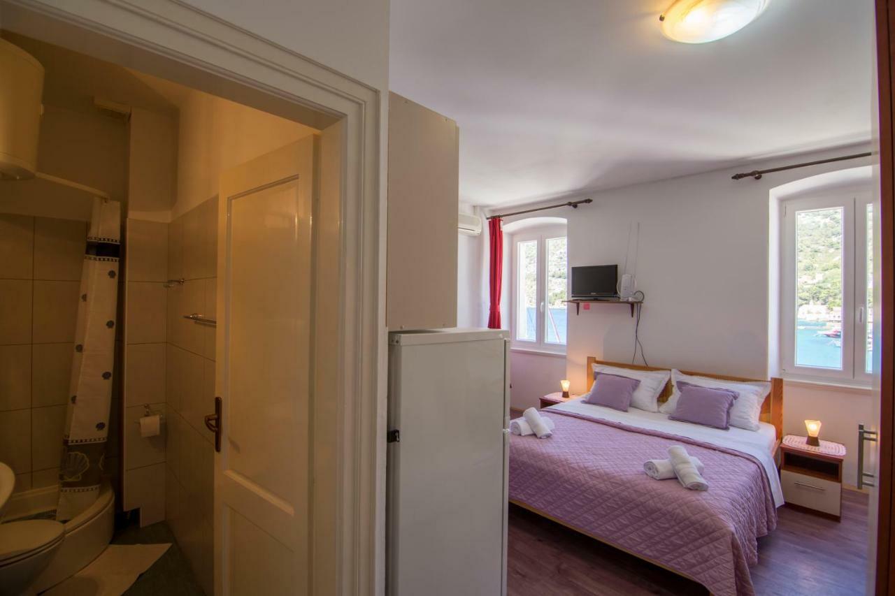 Apartment Riva 5 Komiža Eksteriør billede