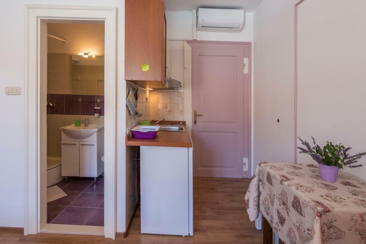 Apartment Riva 5 Komiža Eksteriør billede