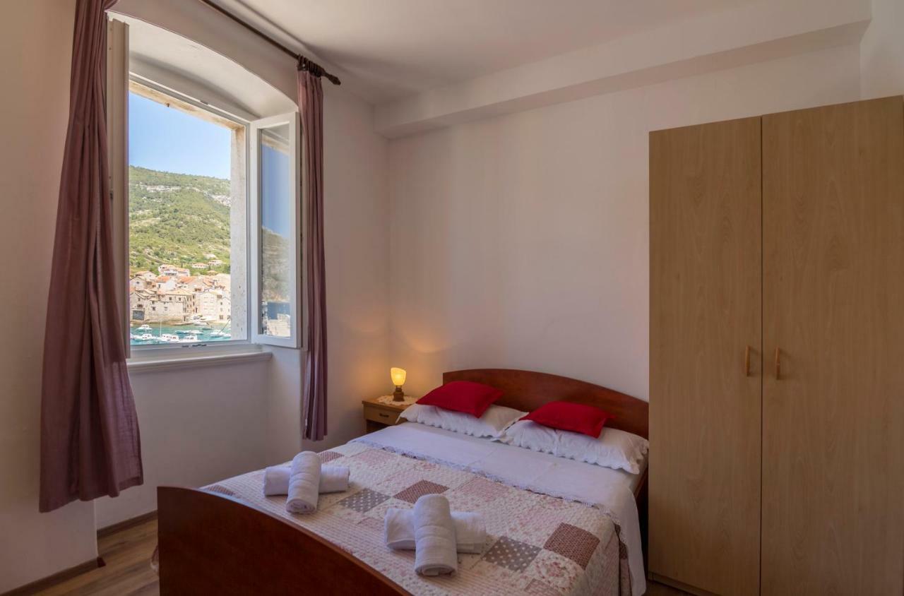 Apartment Riva 5 Komiža Eksteriør billede