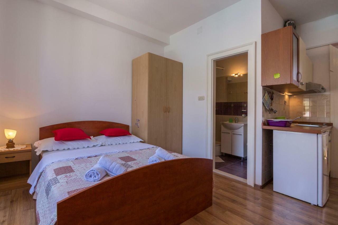 Apartment Riva 5 Komiža Eksteriør billede